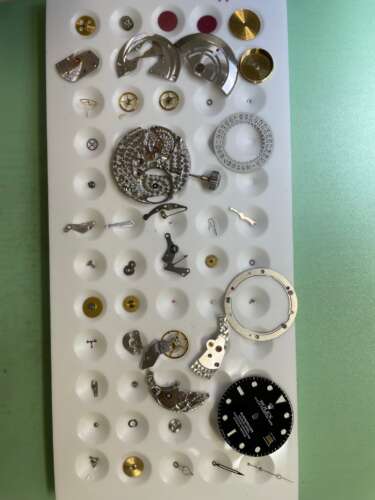 ロレックスサブマリーナRef.16800 オーバーホール、パーツ交換しました